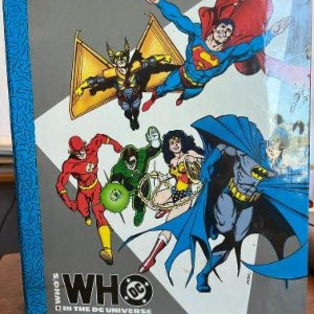 Vintage 1990 Who's Who In The DC Universe In Binder